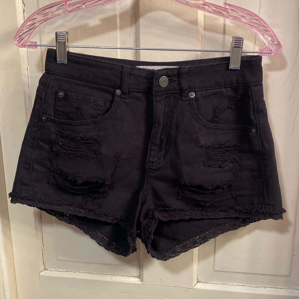 GARAGE FESTIVAL DISTRESSED LACE TRIM SHORTS 🖤